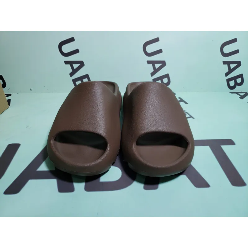 OG Yeezy Slide Soot, GX6141
