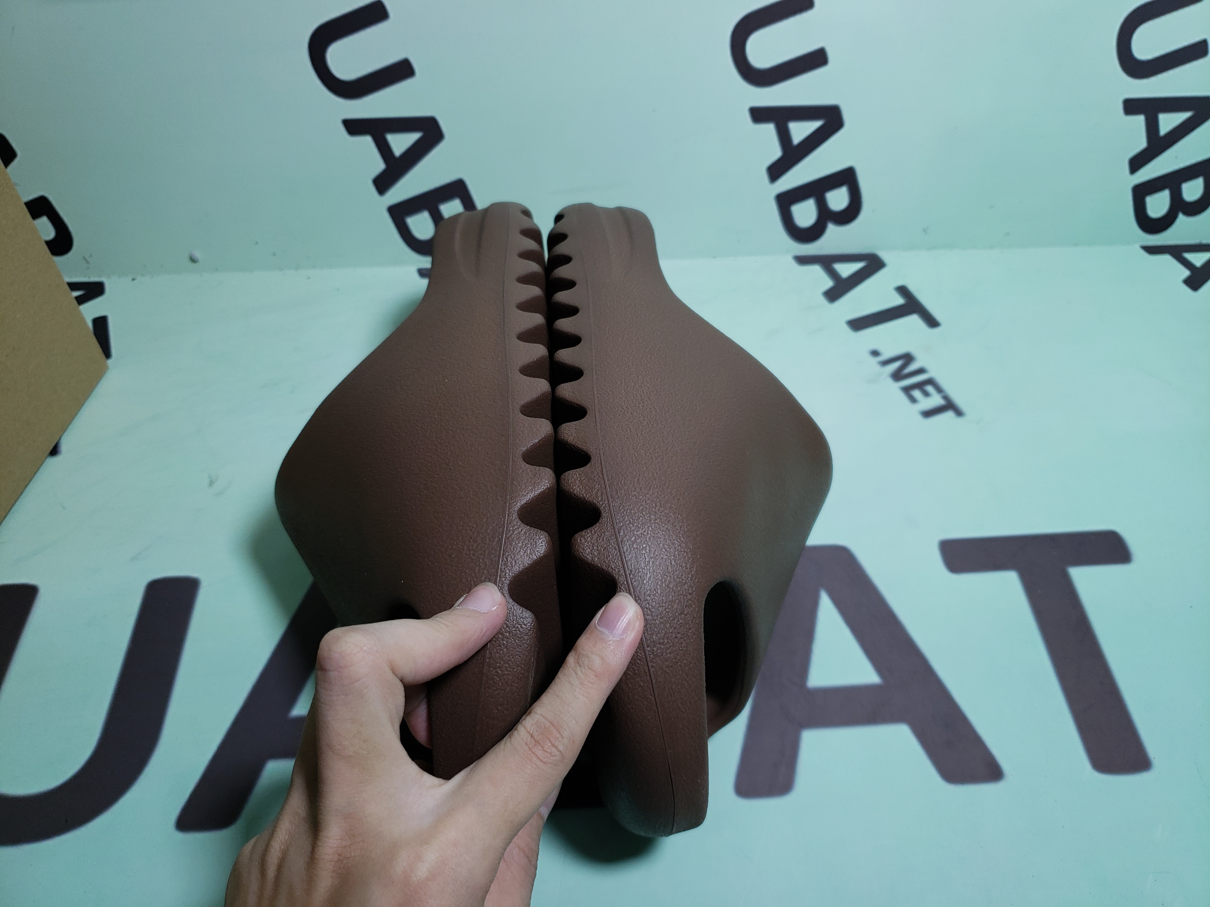 OG Yeezy Slide Soot, GX6141