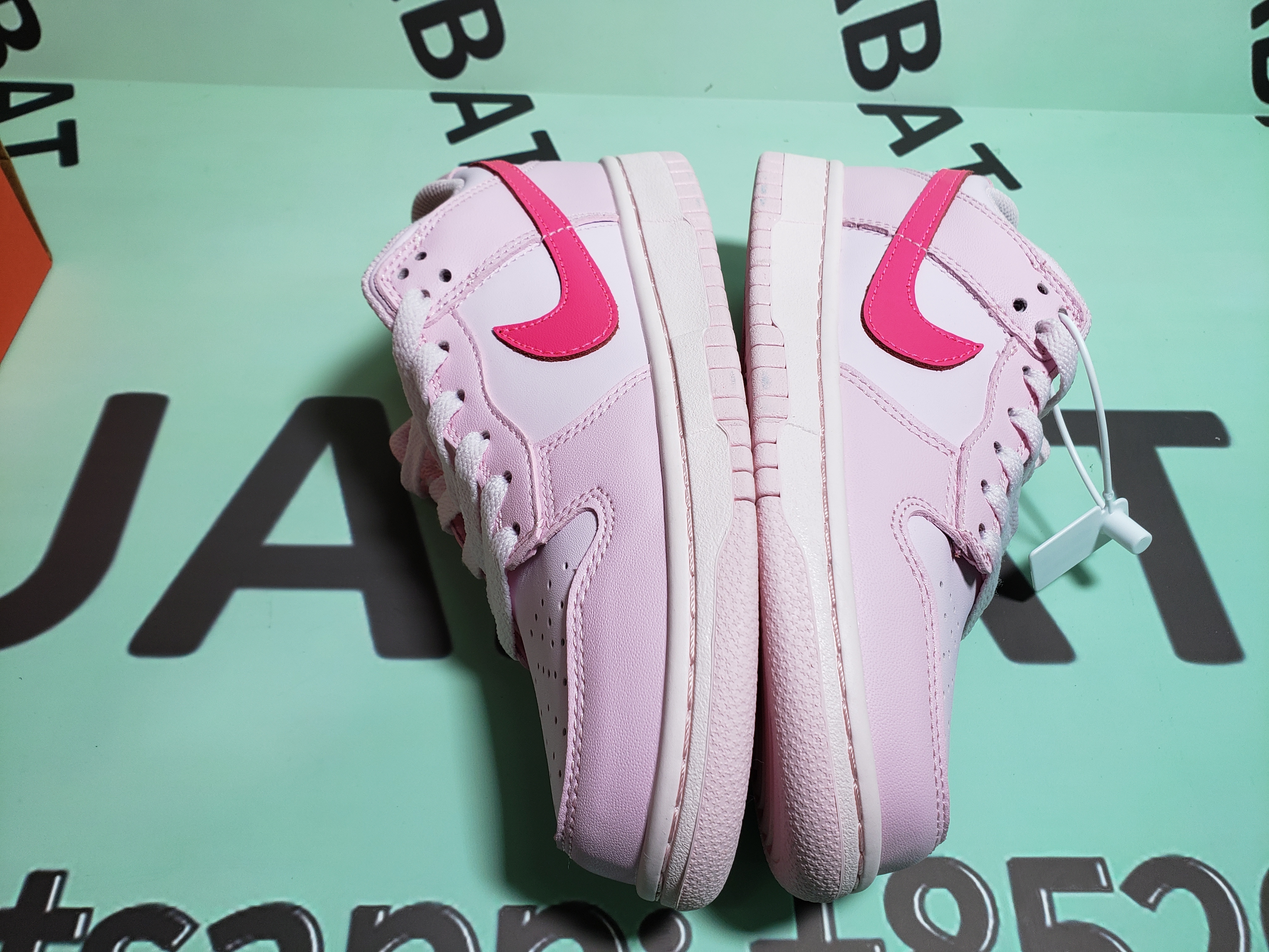 Uabat Dunk Low Triple Pink, DH9765-600