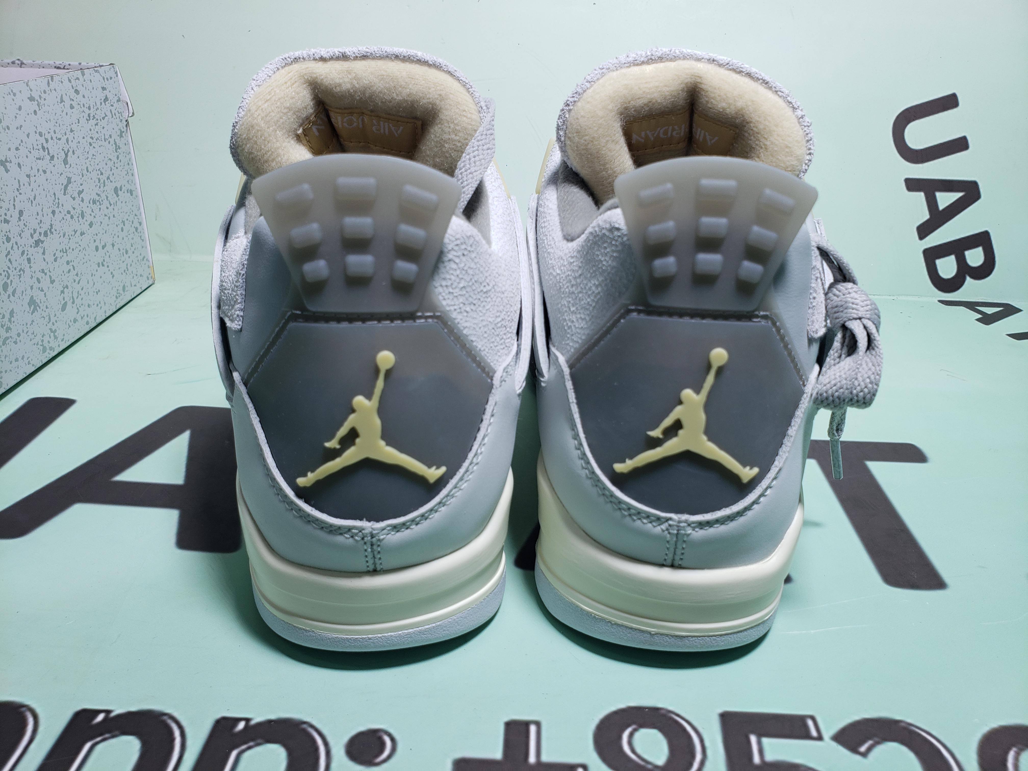 Uabat Jordan 4 Retro SE Craft Photon Dust, DV3742-021      