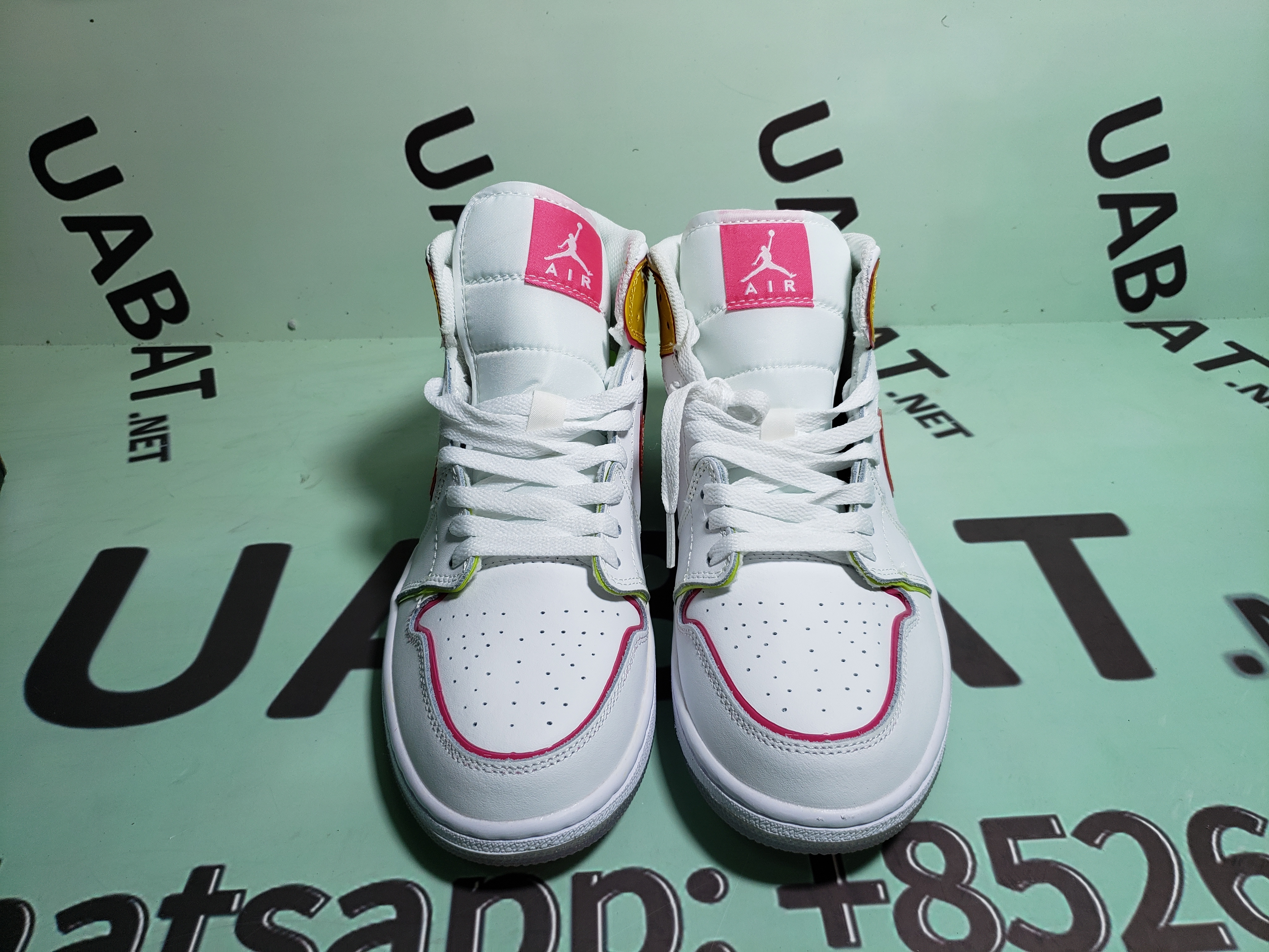 Uabat Air Jordan 1 Mid Edge Glow, CV4611-100