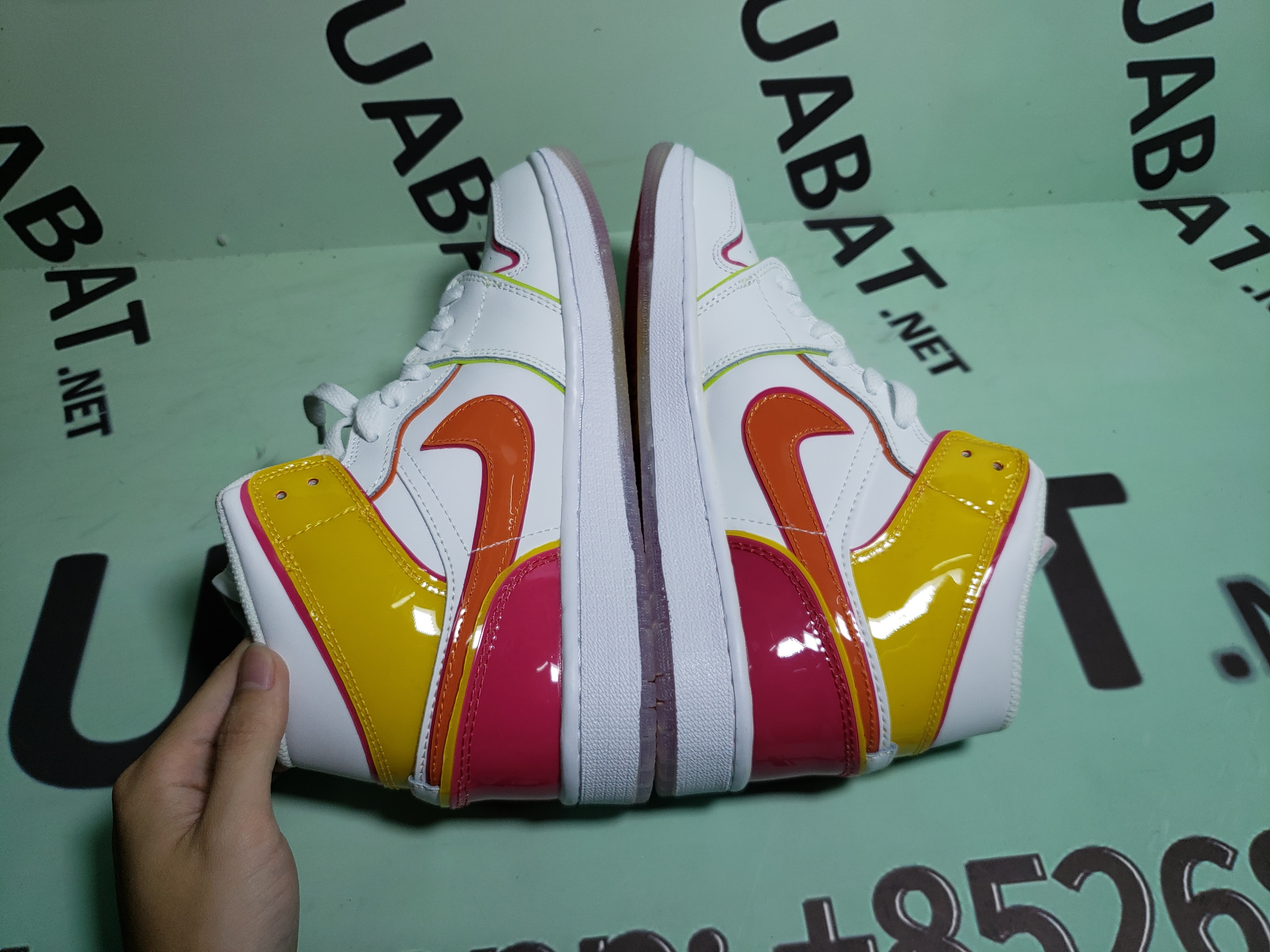 Uabat Air Jordan 1 Mid Edge Glow, CV4611-100