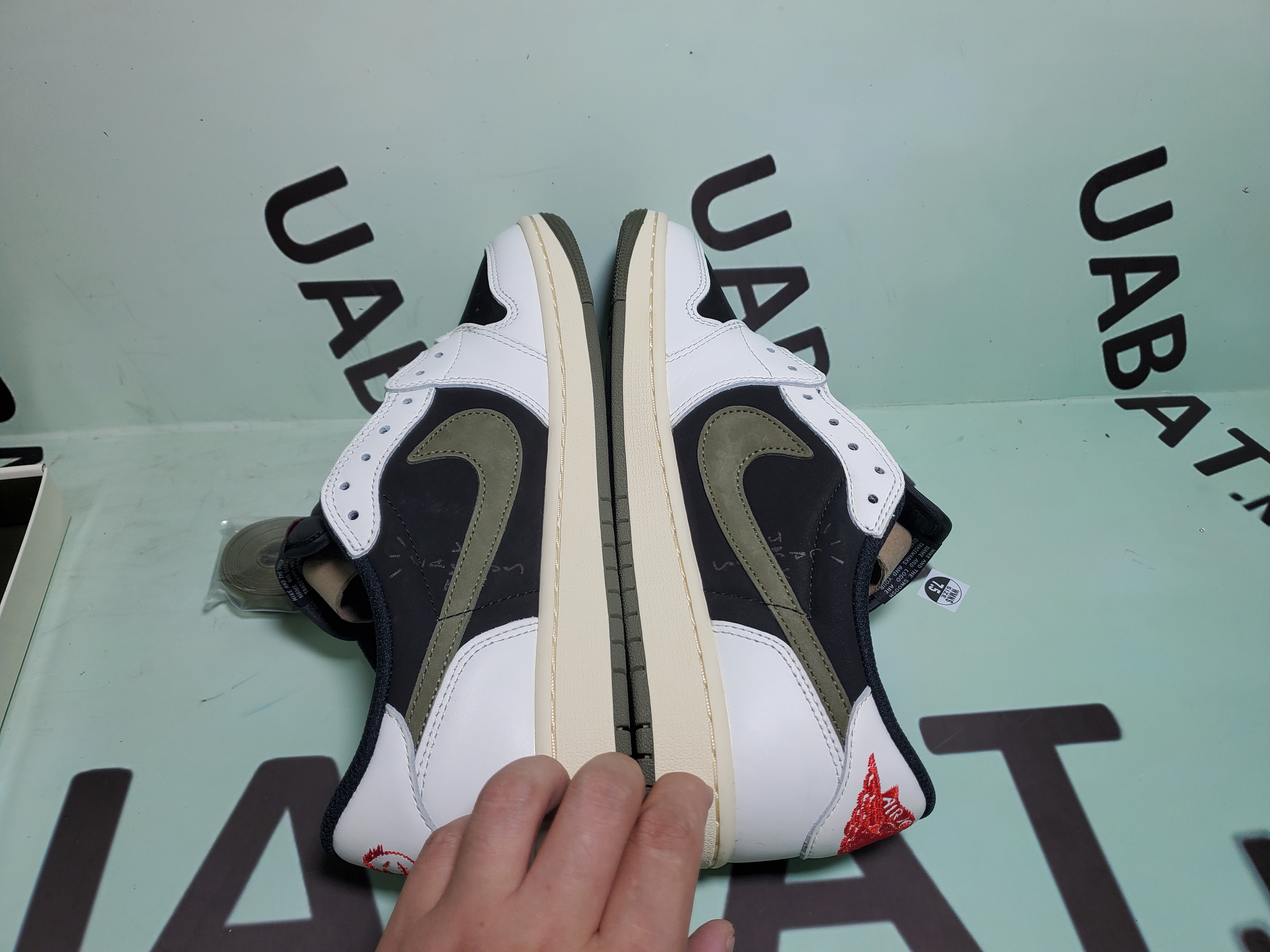Uabat Jordan 1 Retro Low OG SP Travis Scott Olive, DZ4137-106   