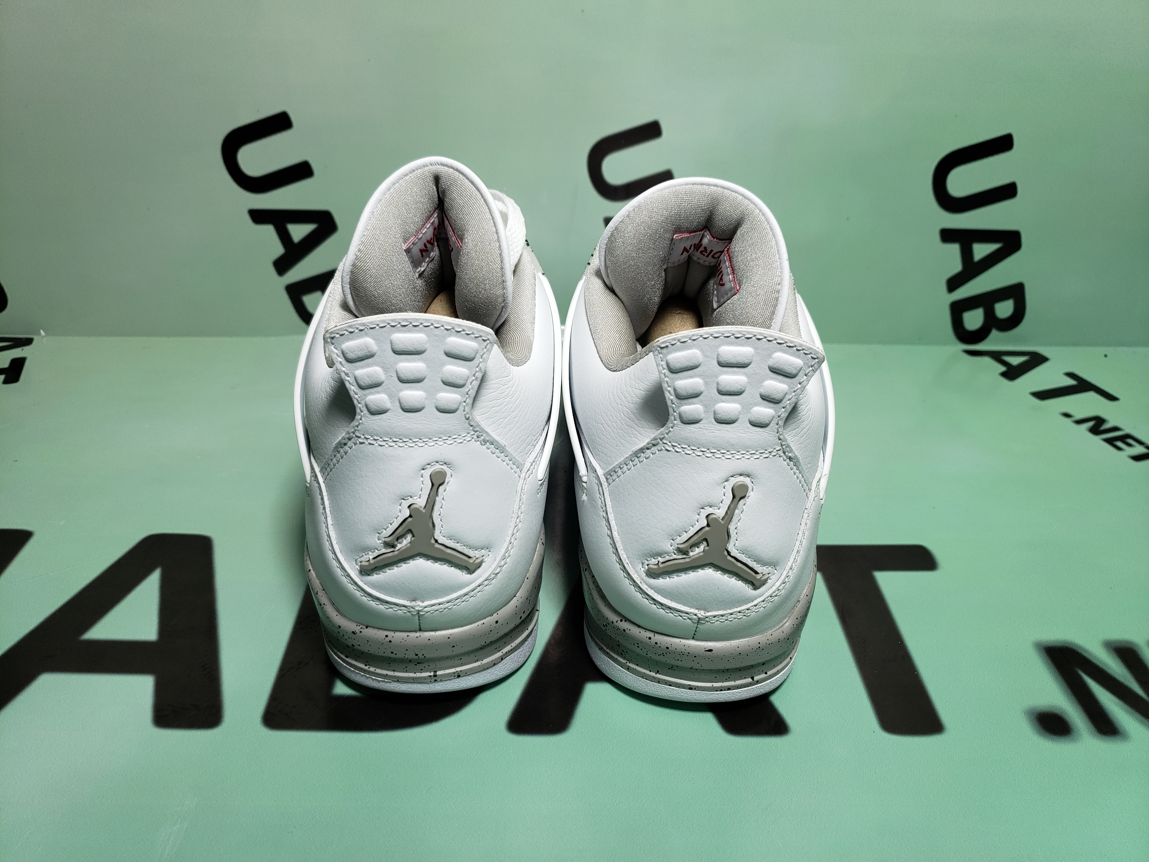 (50%off limited time promote) Jordan 4 Retro White Oreo (2021), CT8527-100