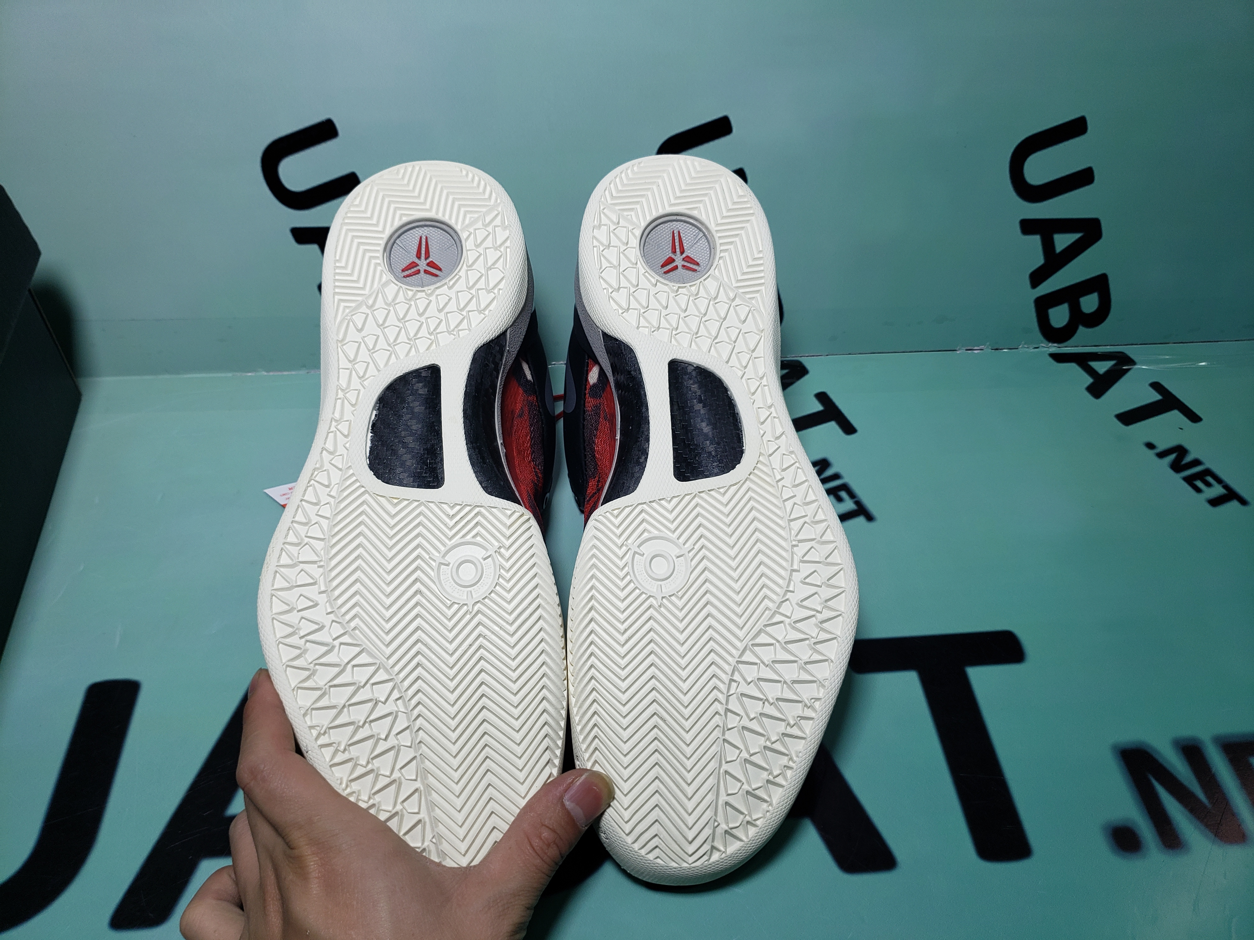 Uabat Kobe 8 System Milk Snake,555035-601