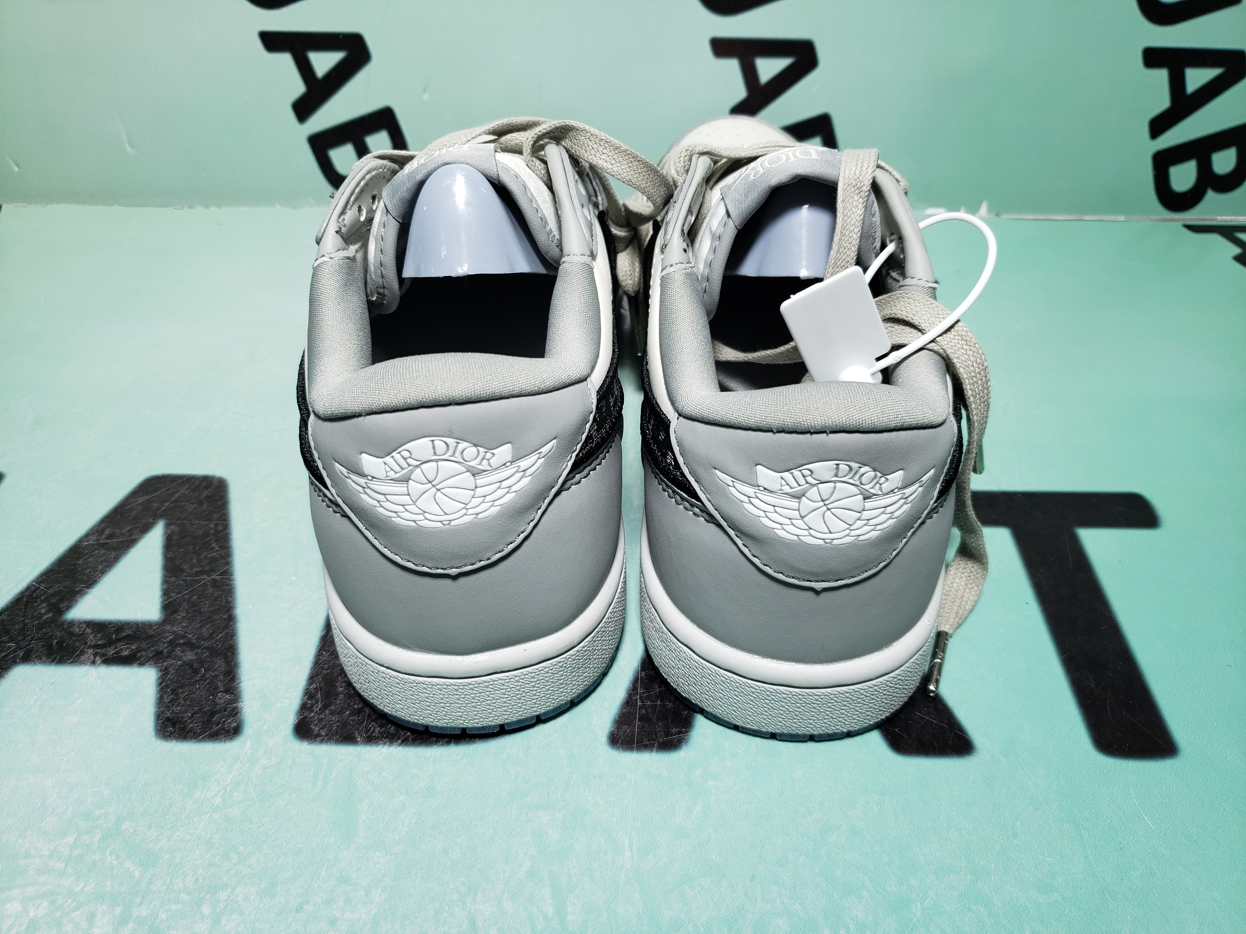 Uabat Jordan 1 Retro Low Dior ,CN8608-002