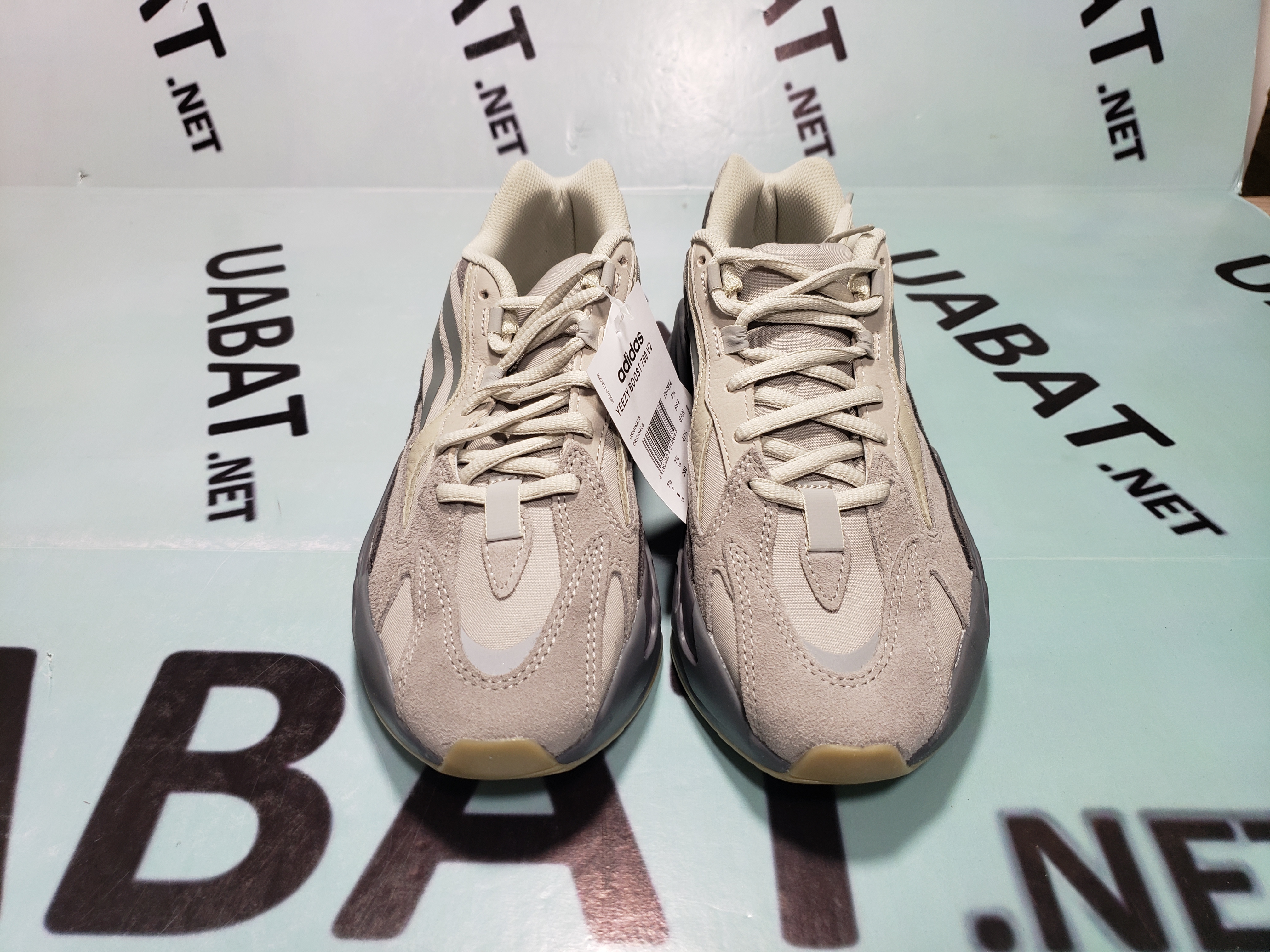 Uabat Yeezy Boost 700 V2 Tephra,FU7914