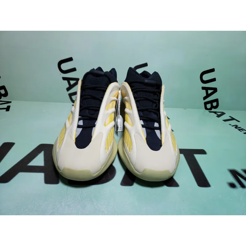 Uabat Yeezy 700 V3 Safflower,G54853