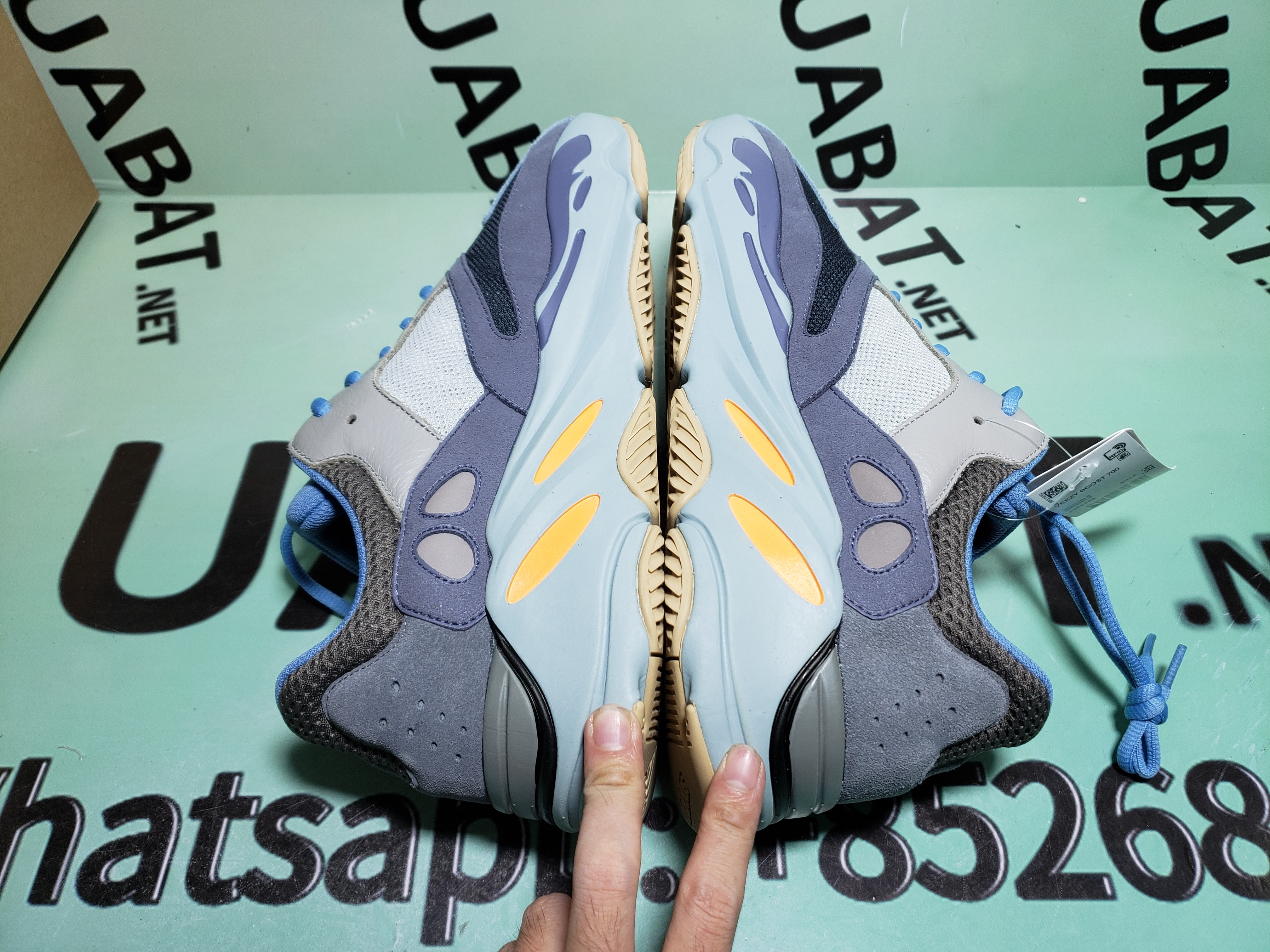 OG Yeezy Boost 700 Carbon Blue,FW2498