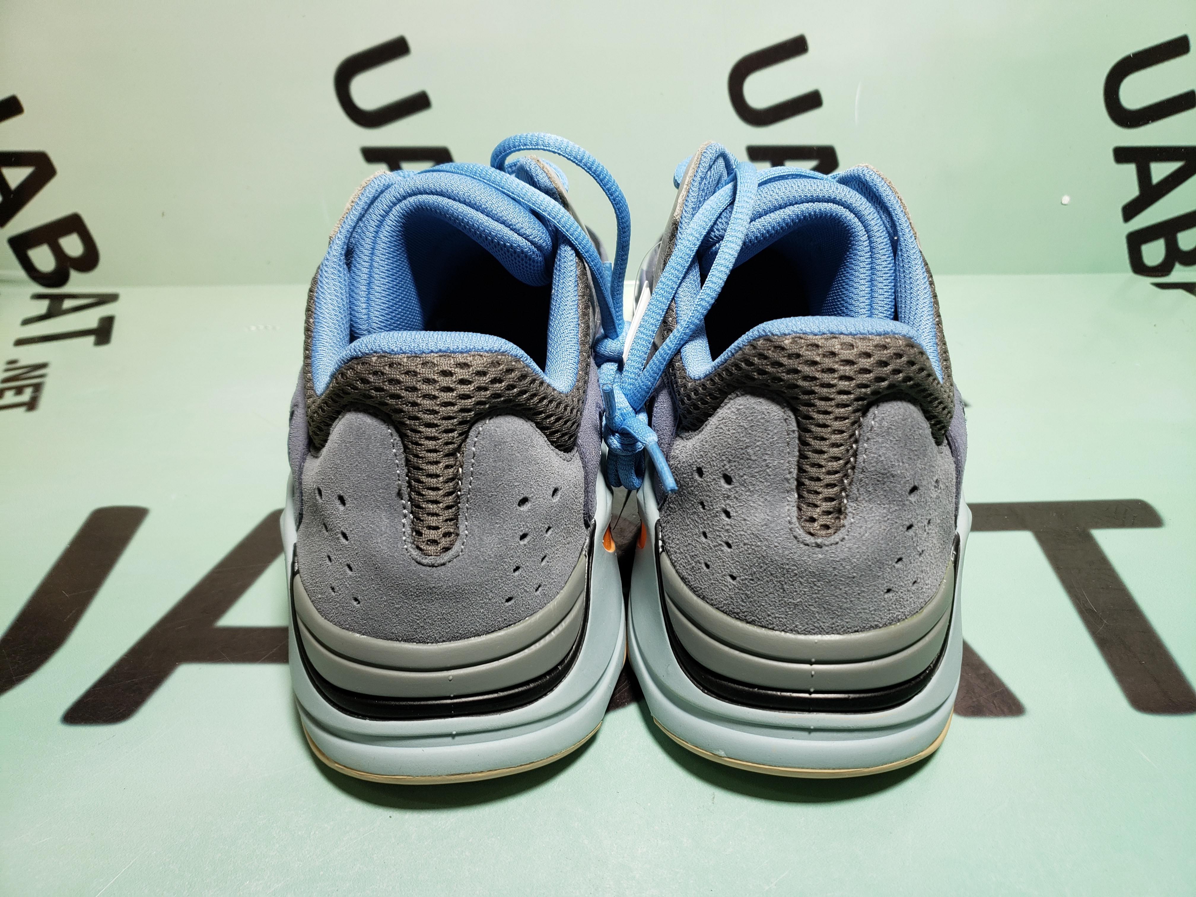 OG Yeezy Boost 700 Carbon Blue,FW2498