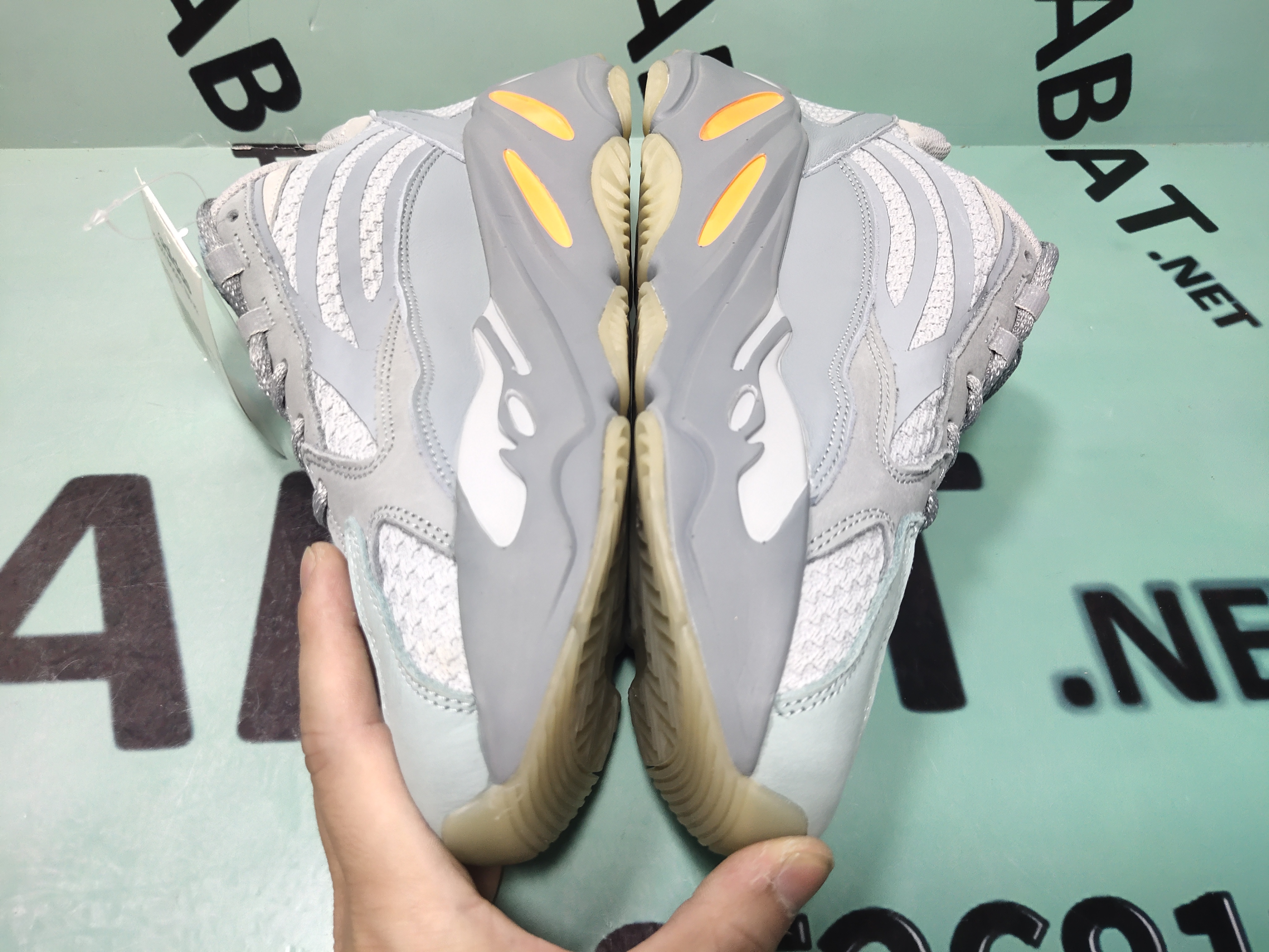 OG Yeezy Boost 700 V2 Inertia,FW2549