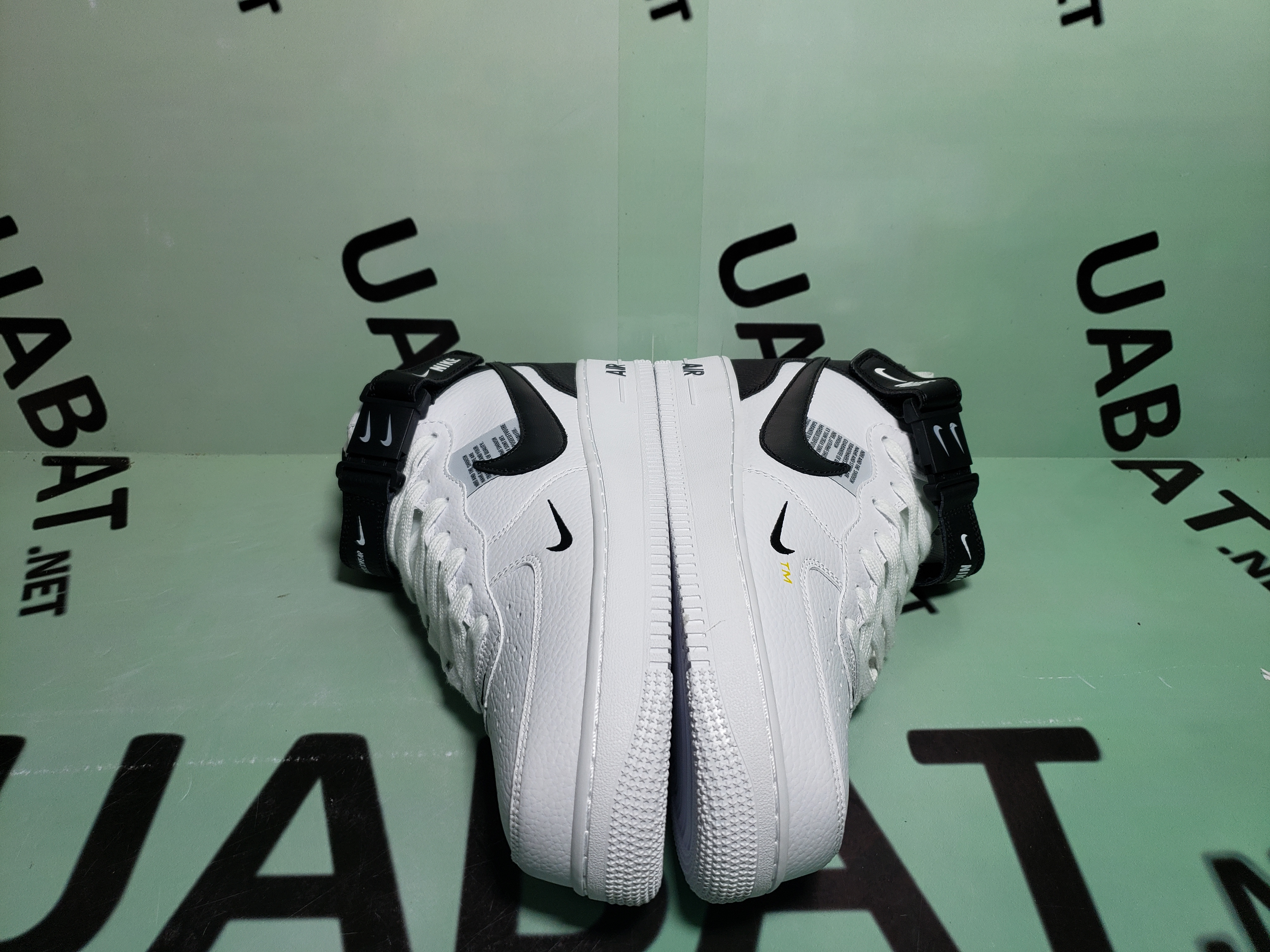 OG Air Force 1 Mid Utility White Black,804609-103