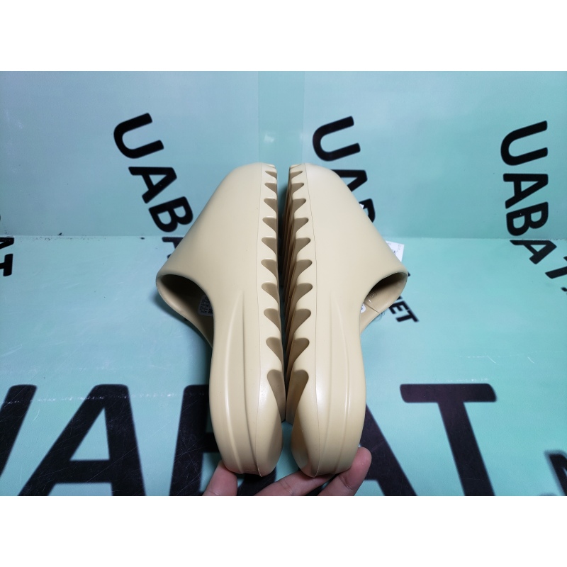 OG Yeezy Slide DESSAN, FW6344