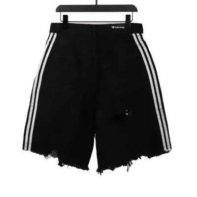 Balenciaga co-branded washed and ripped denim shorts Jeans 01