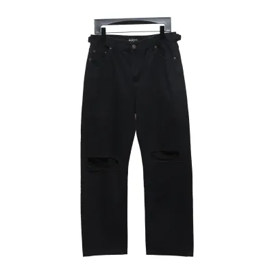 Balenciaga 24Fw knife-cut ripped Jeans 01