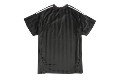 Balenciaga joint AD Manchester United jersey short sleeves 02