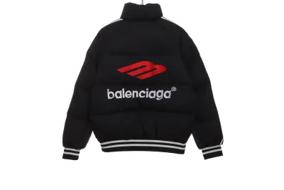 Balenciaga joint Manchester United three stripes down jacket 1 02