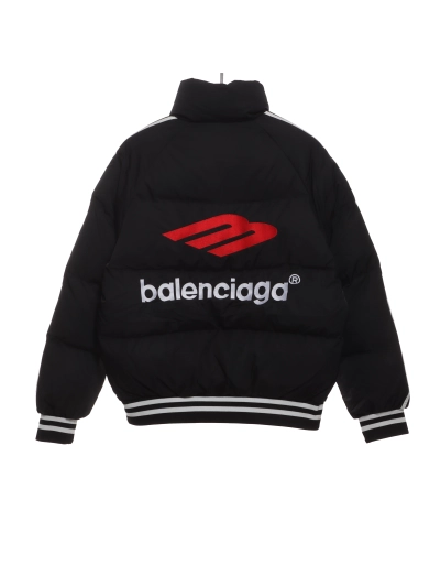 Balenciaga joint Manchester United three stripes down jacket 1 02