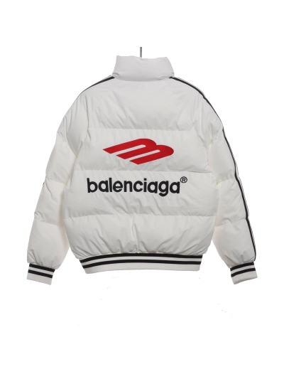 Balenciaga joint Manchester United three stripes down jacket 2 02