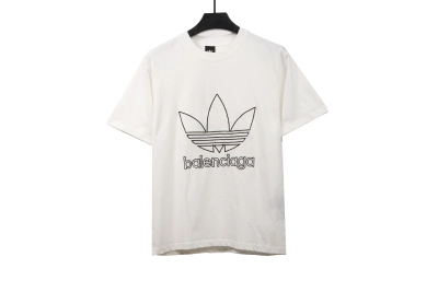 Balenciaga joint clover brand LOGO embroidered T-Shirts 01