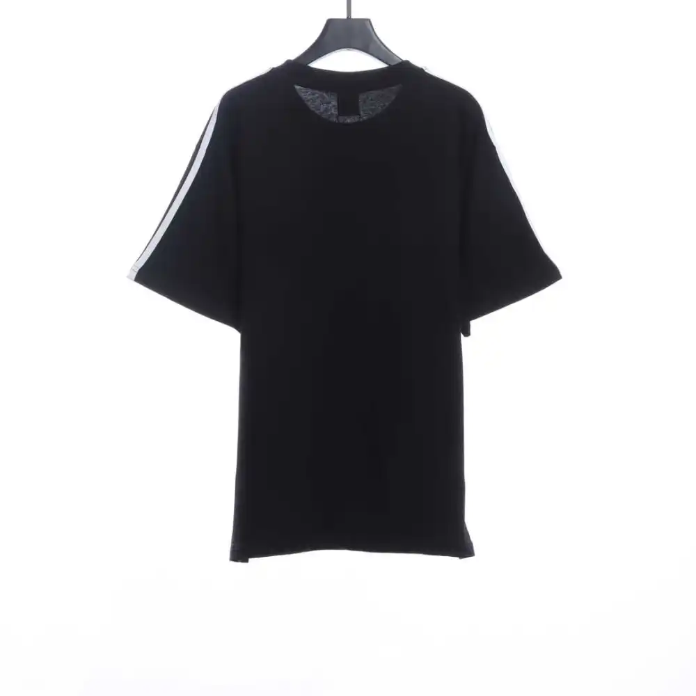 Balenciaga joint clover embroidered T-Shirts 1