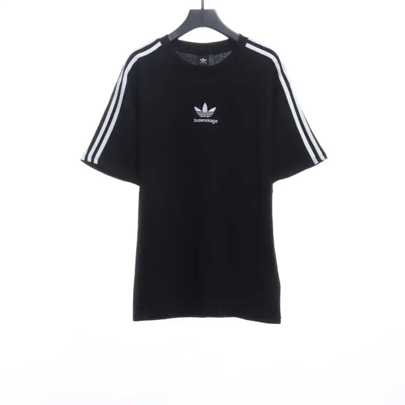  Balenciage joint clover embroidered T-Shirts 1