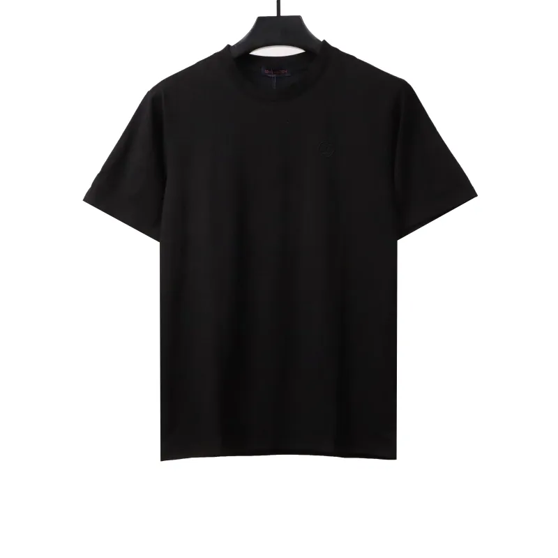  Louis Vuitton simple small logo embroidered T-Shirts black