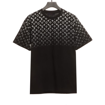  Louis Vuitton monogram full print gradient LOGO T-Shirts black 01