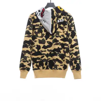 BAPE co-branded hell kitty camouflage zipper hoodie yellow 02