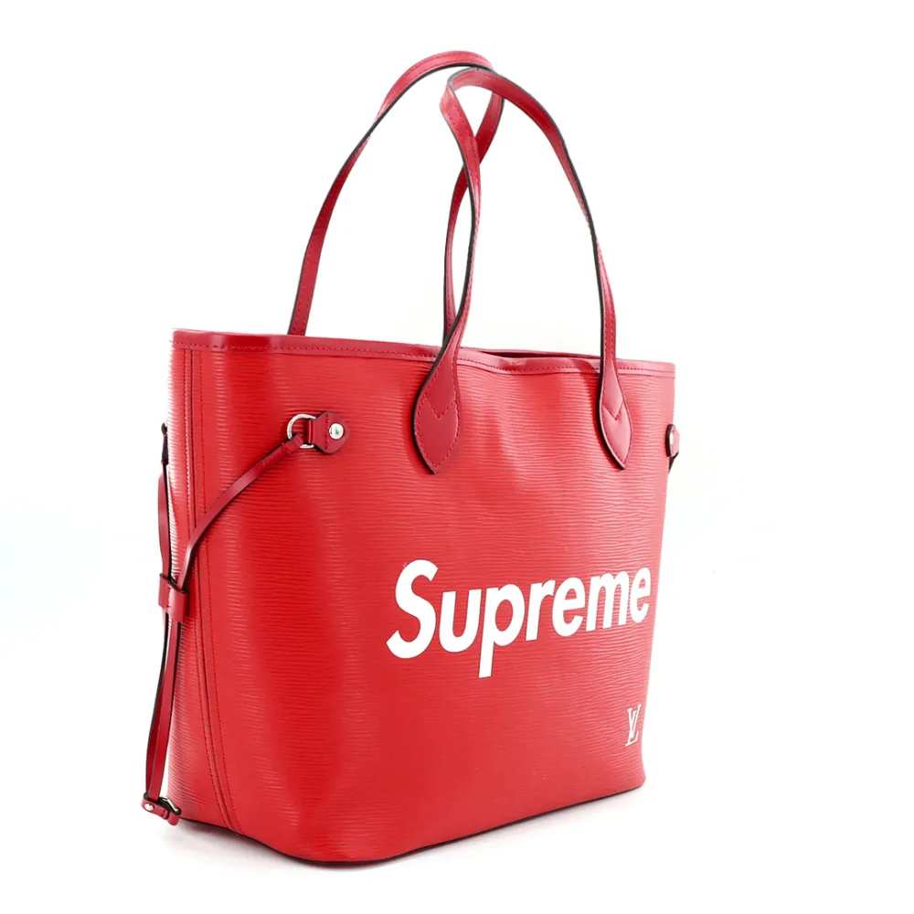 S*p*e water ripple red handbag