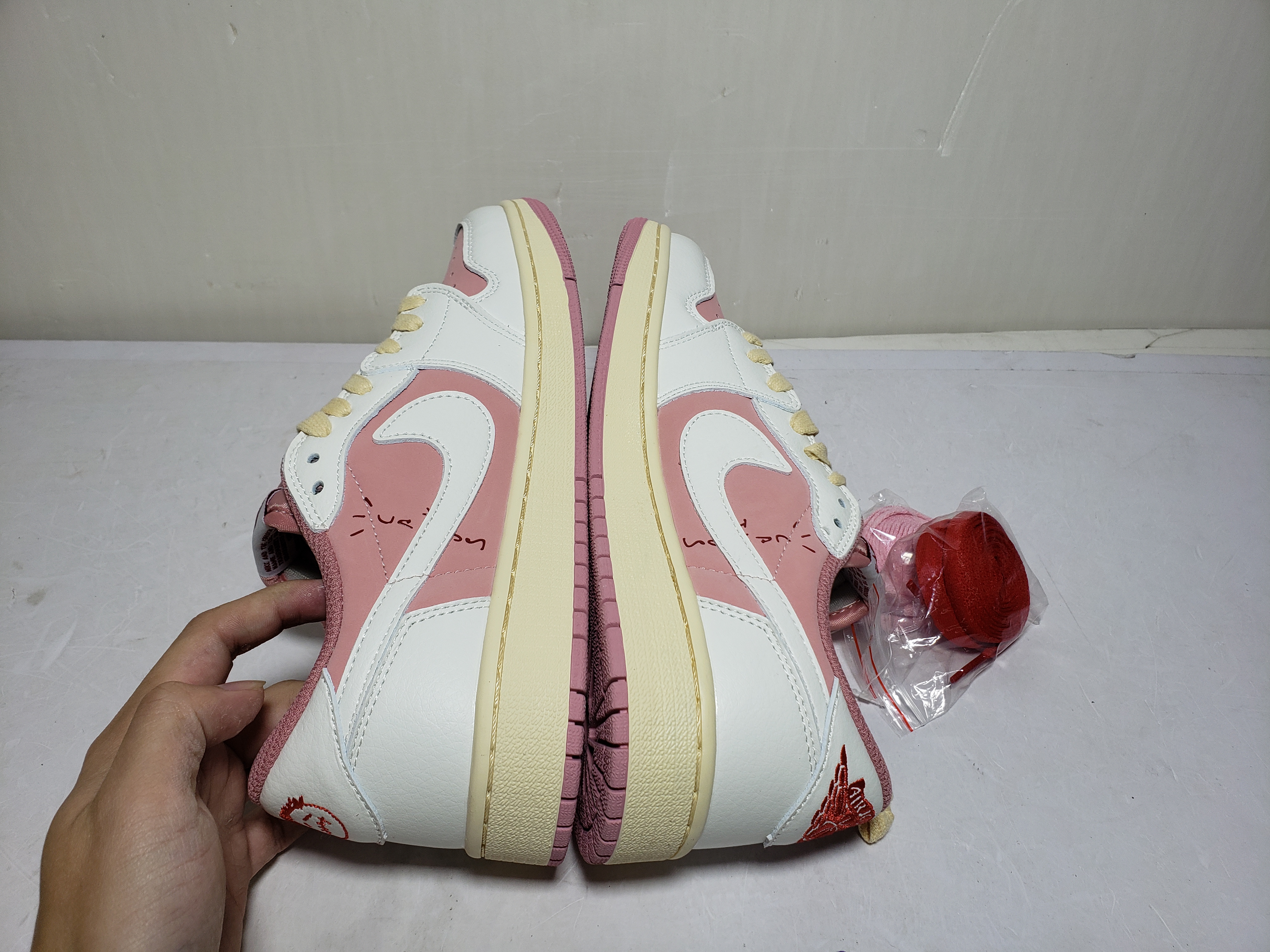 Uabat Travis Scott x Air Jordan 1 Low GET White Pink DM7866-600