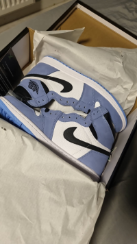 OG Jordan 1 Retro High OG University Blue ,555088-134 review 0