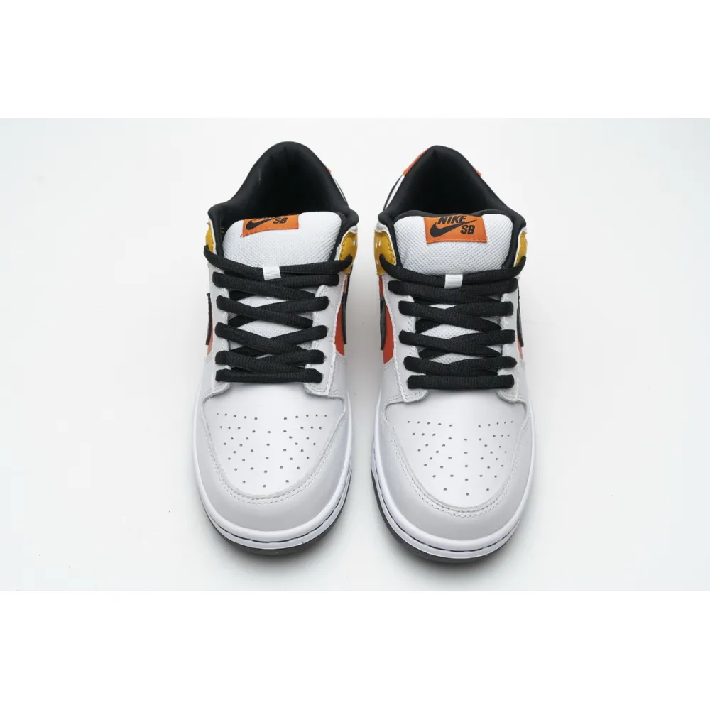 GET SB Dunk Low Raygun Home,304292-802