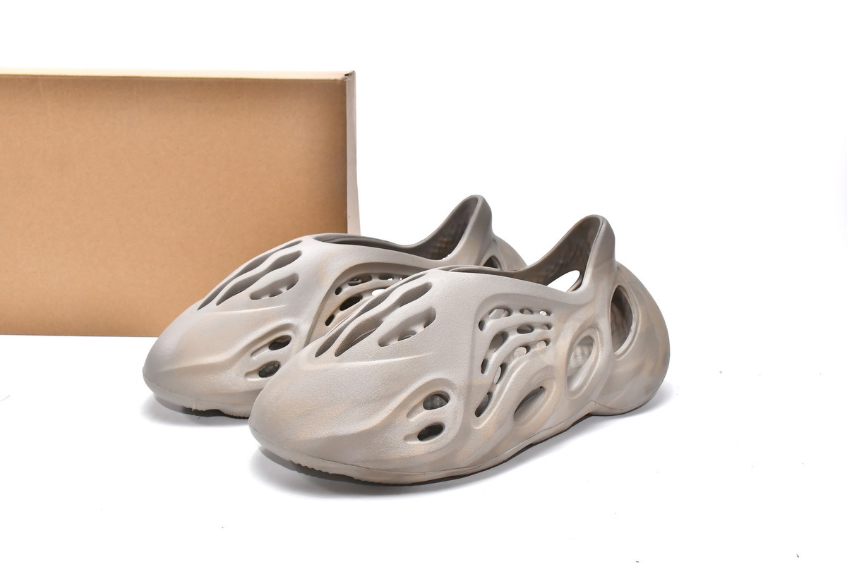  GET Yeezy Foam Runner Stone Sage, GX4472