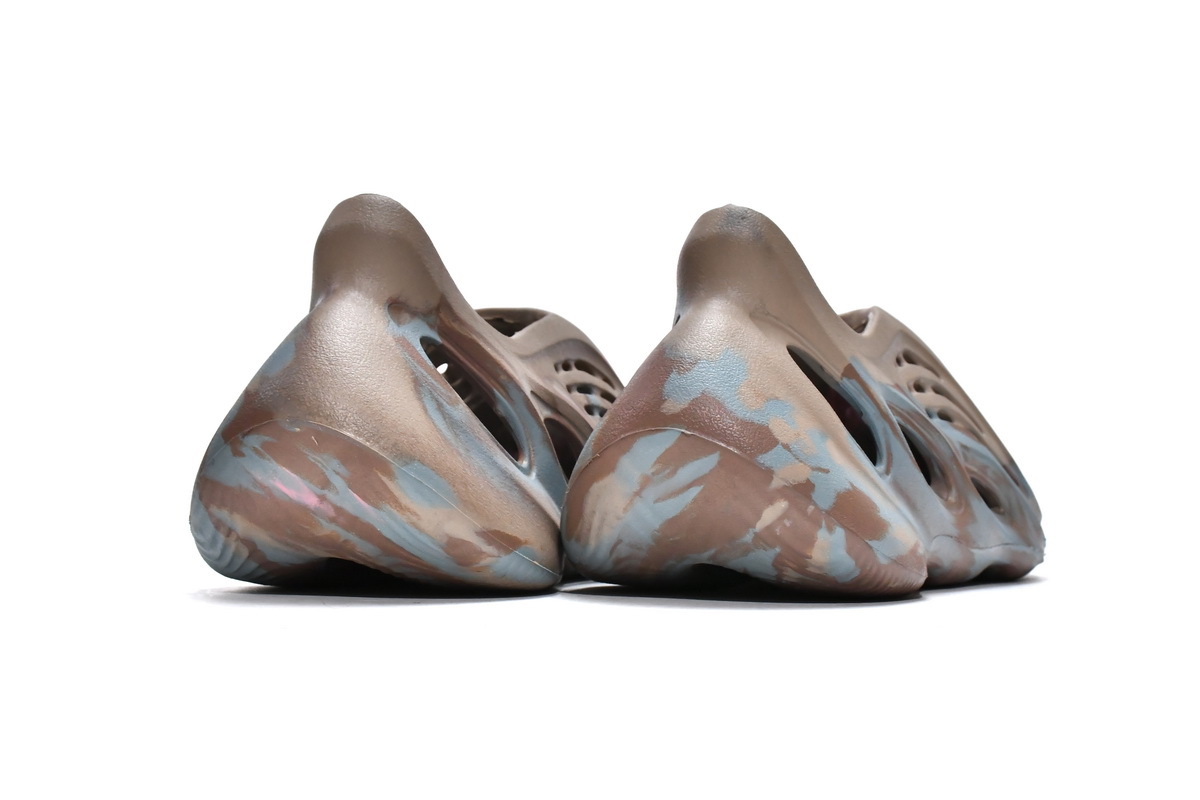  GET Yeezy Foam Runner MX Sand Grey, GY3969