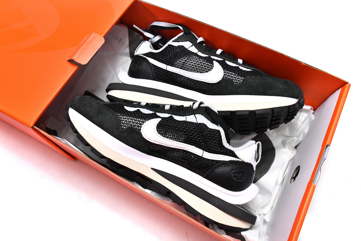  Perfectkicks Vaporwaffle sacai Black White,CV1363-001