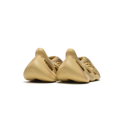  GET Yeezy Foam Runner Desert Sand, GV6843 02