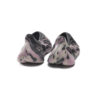  GET Yeezy Foam Runner MX Carbon, IG9562 02