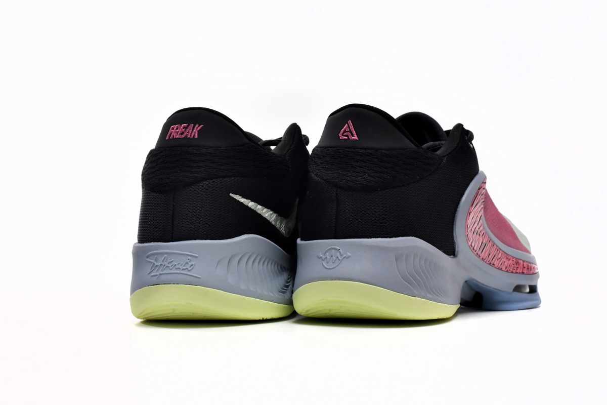  GET Zoom Freak 4 Grey Red, DJ6149-601