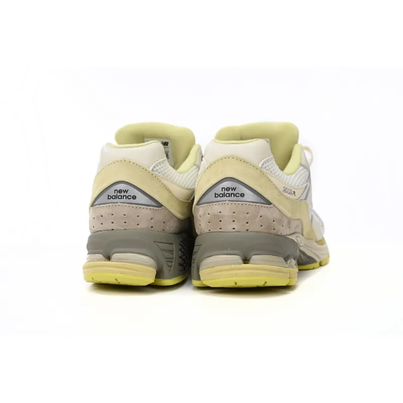 GET New Balance 2002R Co Branded Light Yellow,M2002RA1