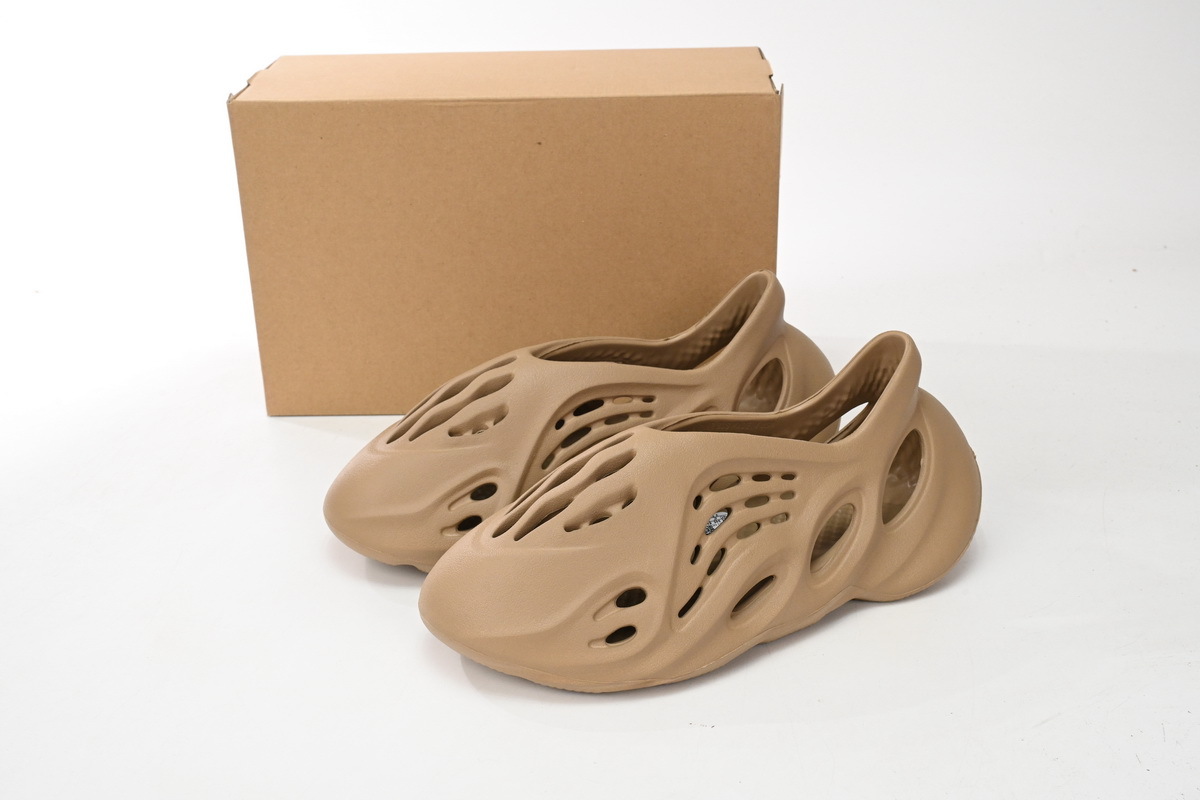  GET Yeezy Foam Runner Desert light brown,GV6842 