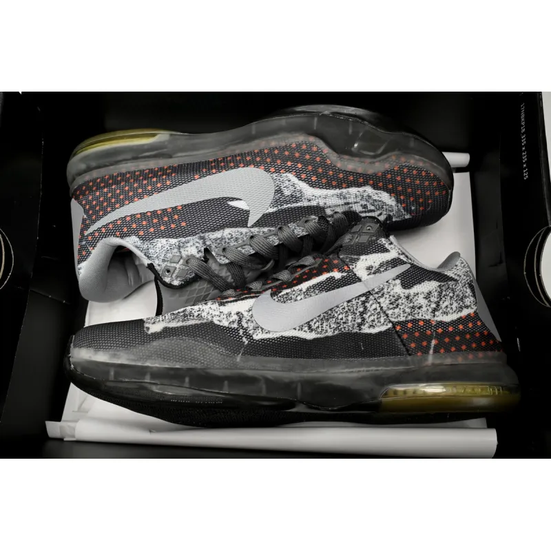  Kobe 10 Pain,705317-001