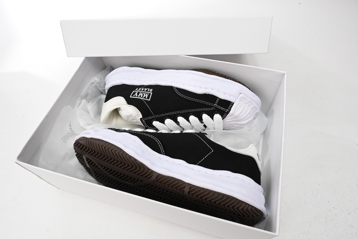  Perfectkicks MIHARA YASUHIRO White And Black Background, NO.762