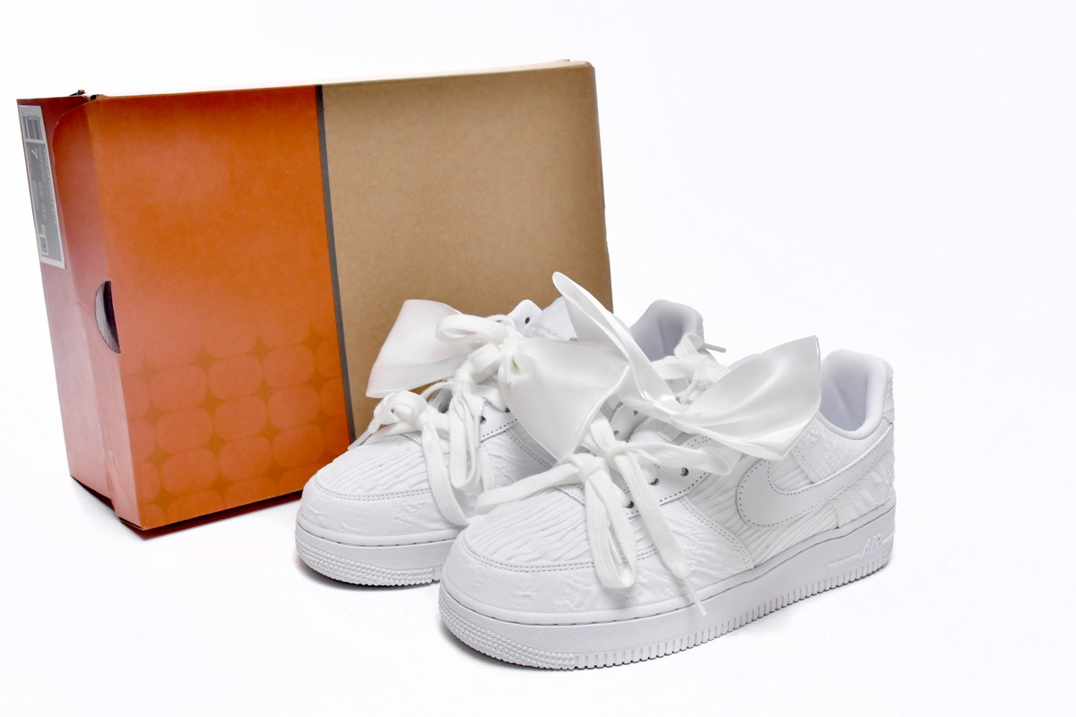  GET Air Force 1 Low Bow, DV4244-111