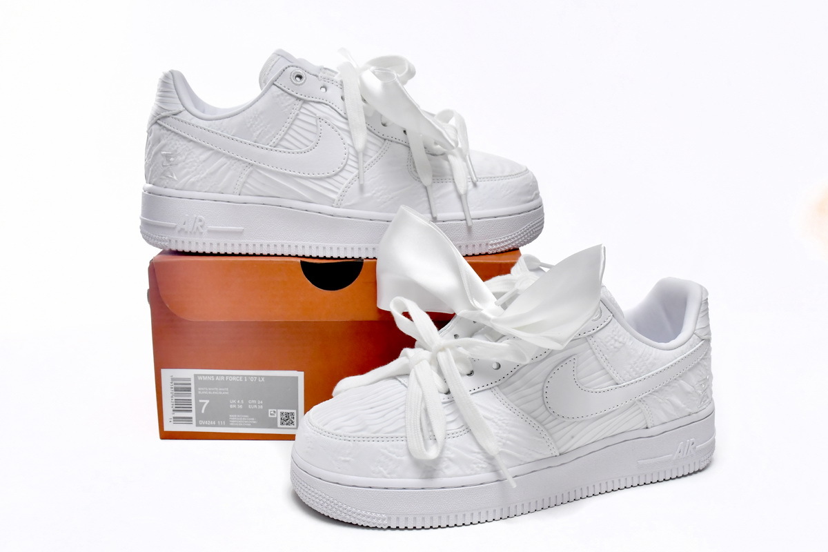  GET Air Force 1 Low Bow, DV4244-111