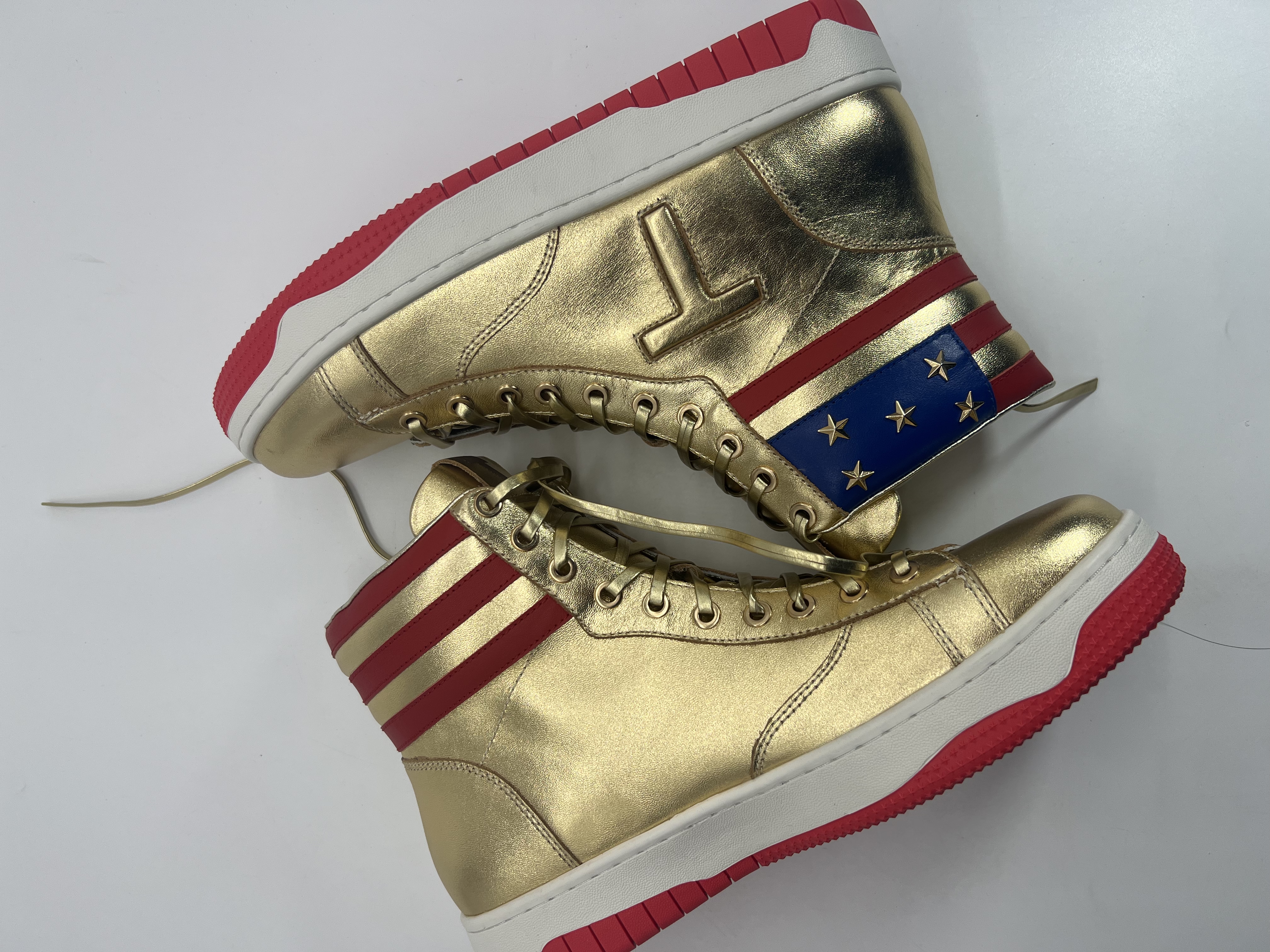  Pre-sale: Donald Trump The Never Surrender High-Tops Sneakers（expected to ship on March 20）