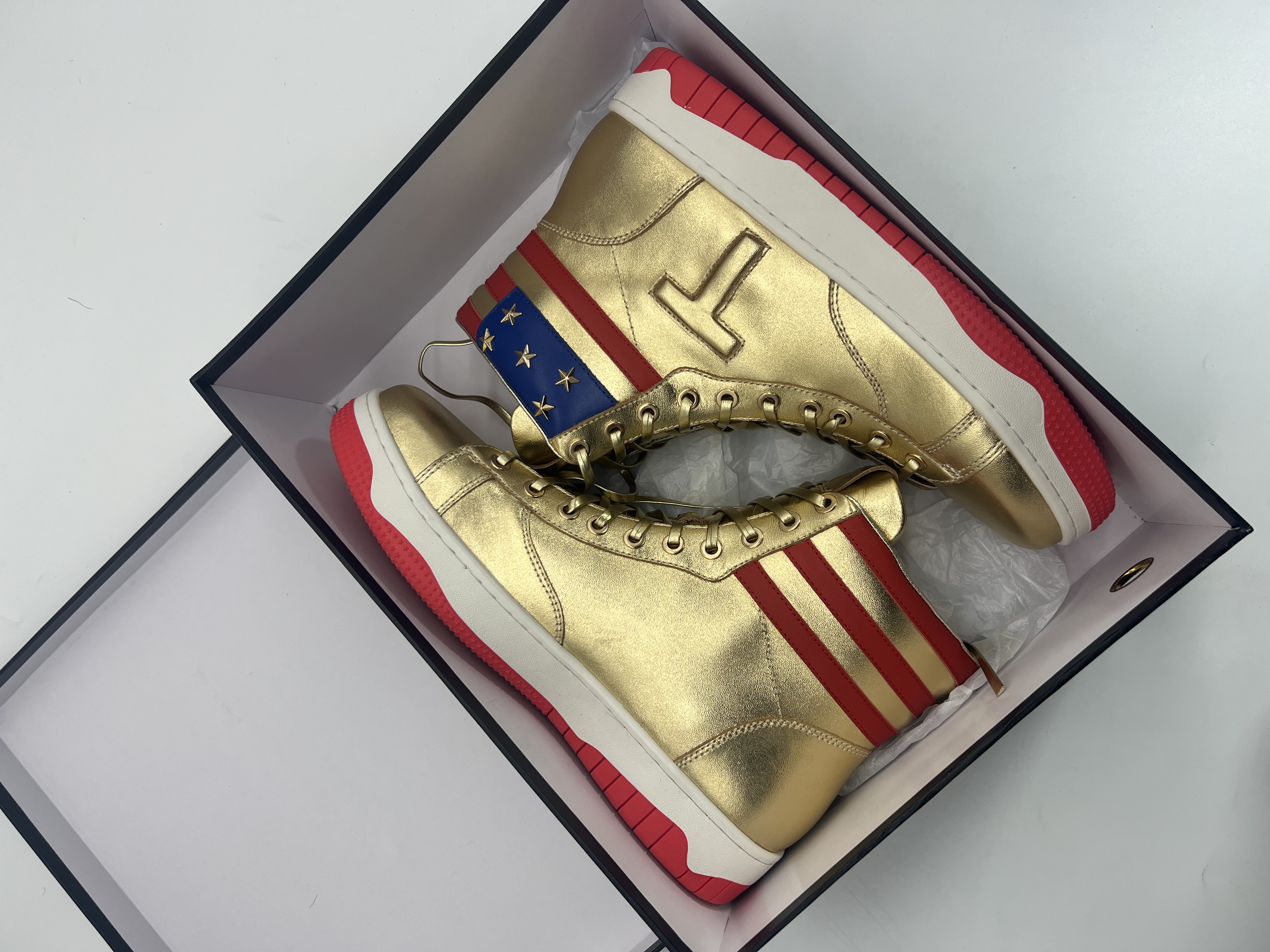  Pre-sale: Donald Trump The Never Surrender High-Tops Sneakers（expected to ship on March 20）