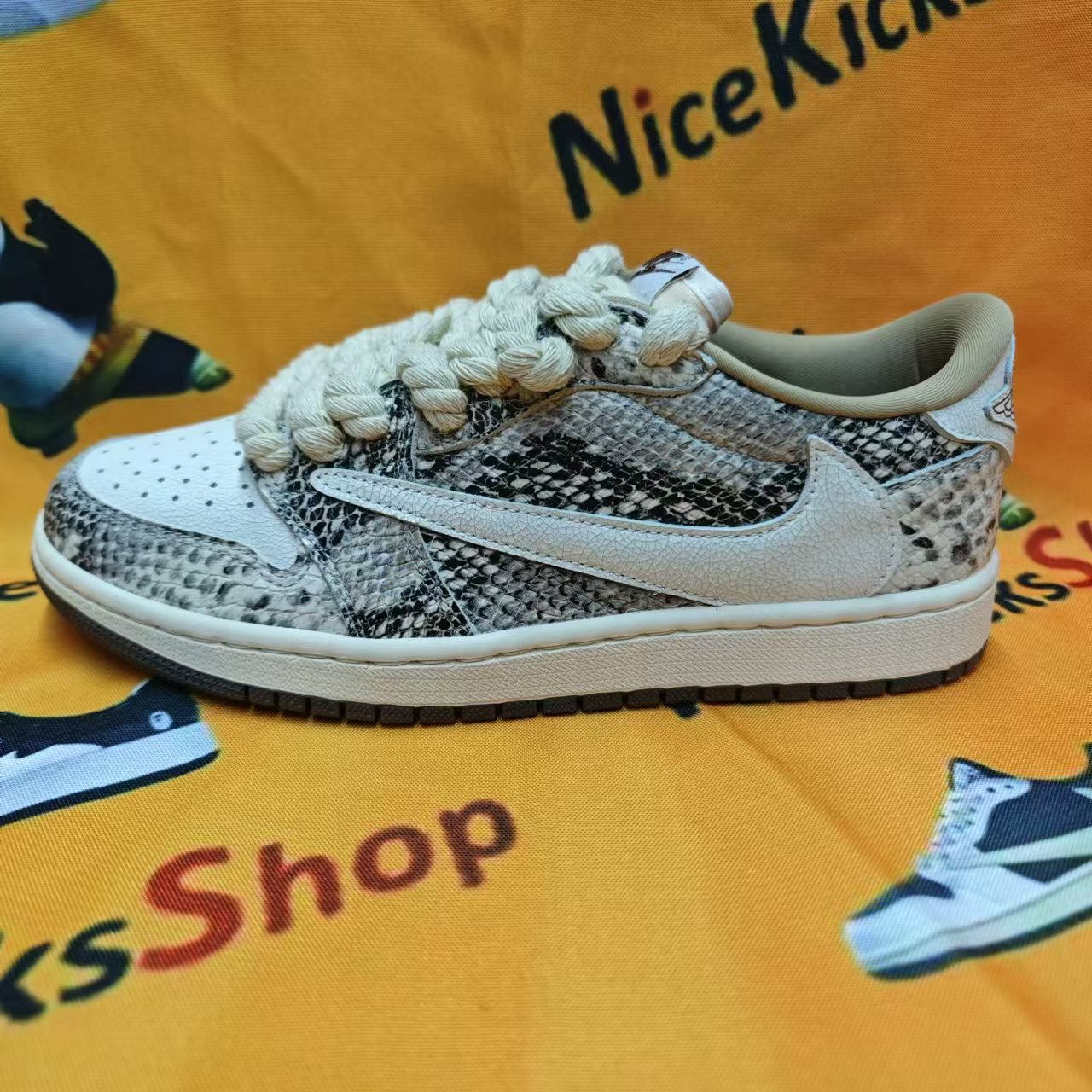  Pre-Sale Jordan 1 low Designer