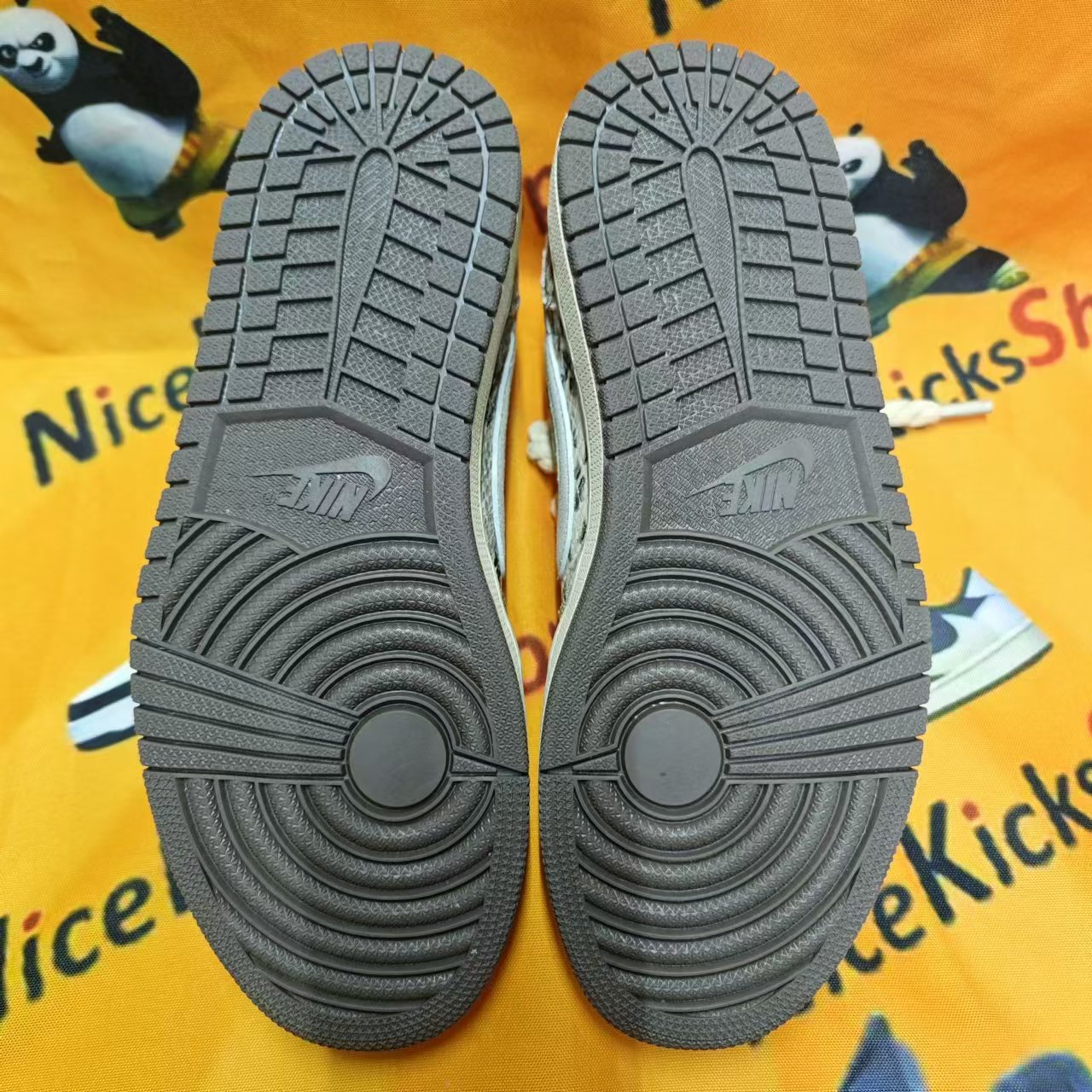  Pre-Sale Jordan 1 low Designer