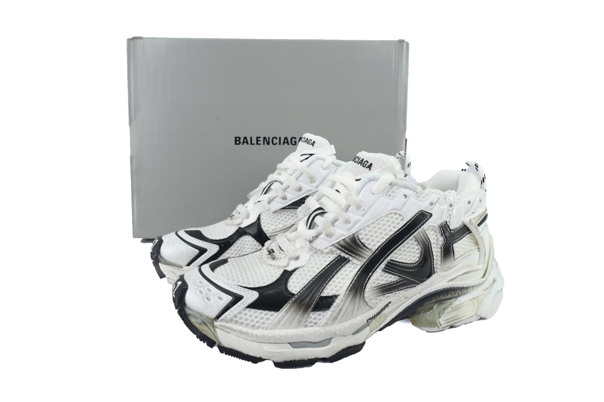 Perfectkicks Balenciaga Runner Sneaker 'Gradient - White Black' 772774 WRUNG 9010